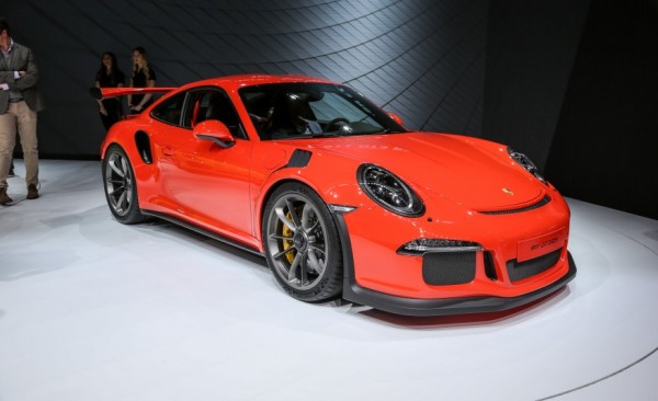 Porsche-911-GT3-RS-201-876x5351