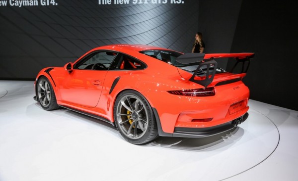 Porsche-911-GT3-RS-207-876x5351