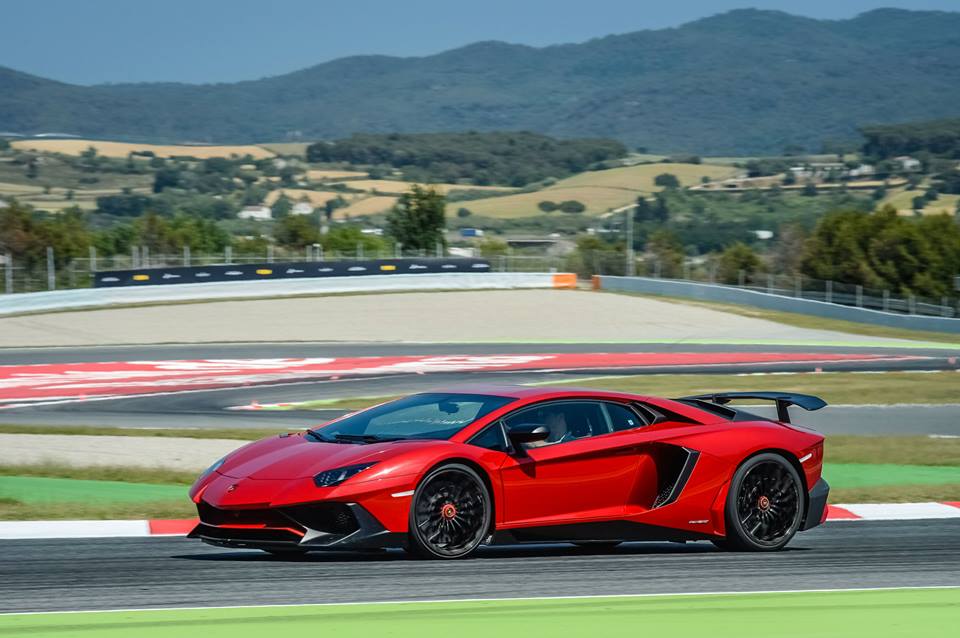 Lamborghini_Aventador_SV